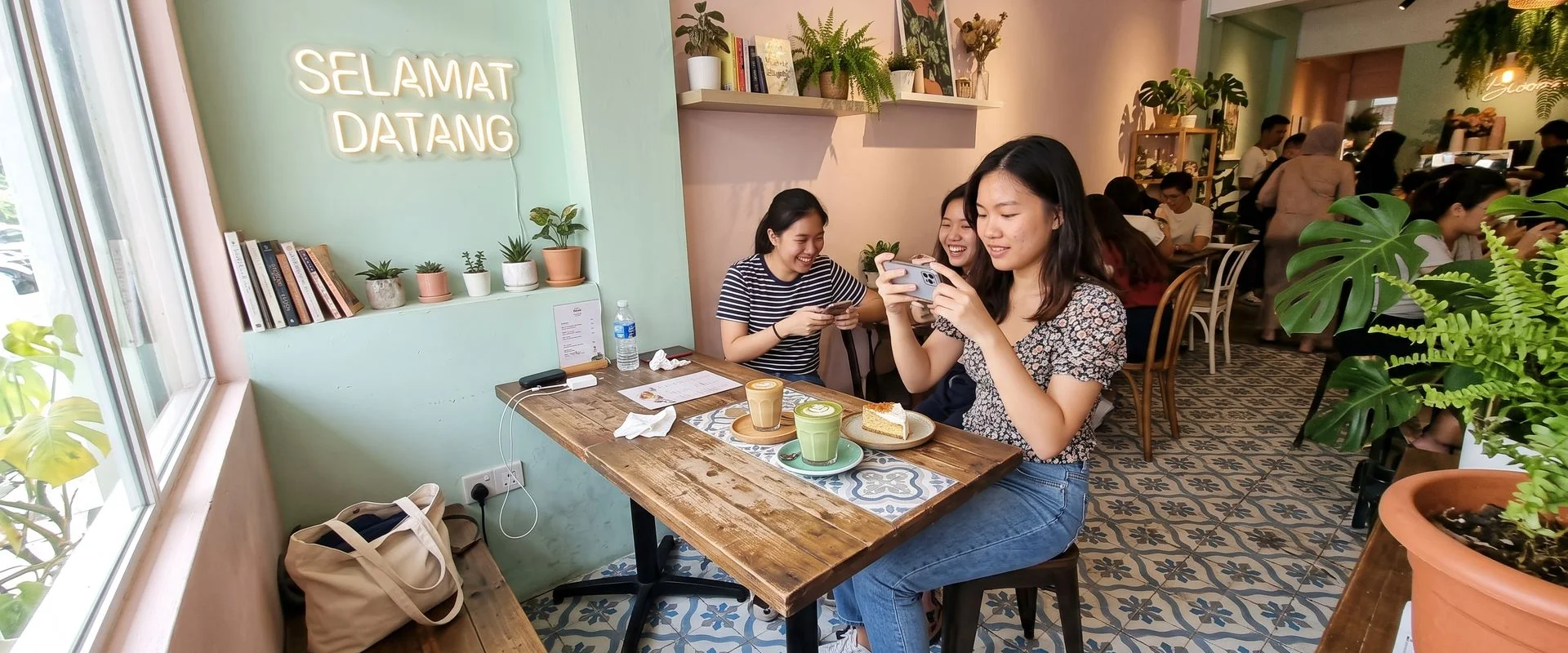 Aesthetic & Themed Cafe